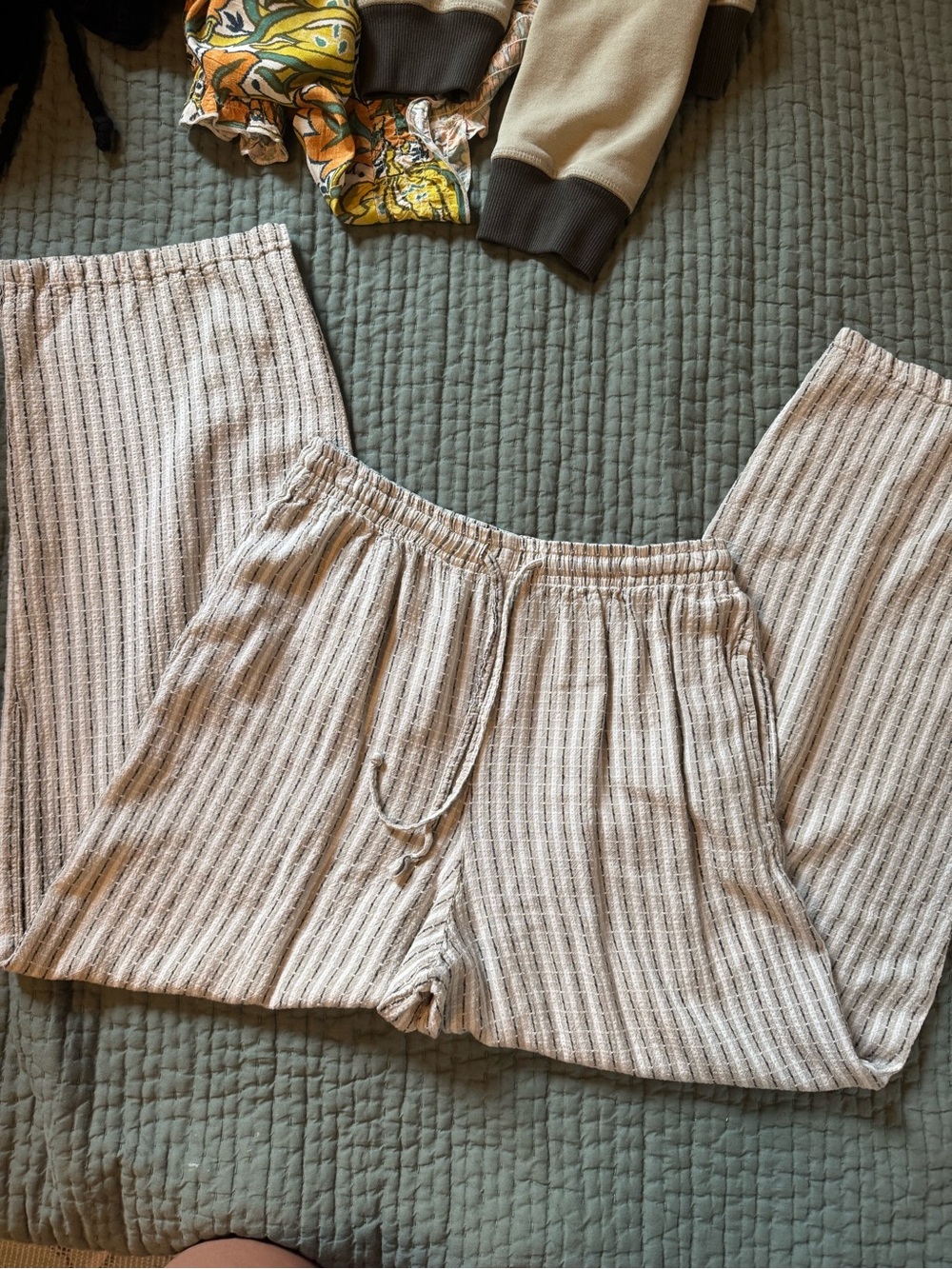 Striped Ribbed Linen Ankle Pants - Beige & Cream